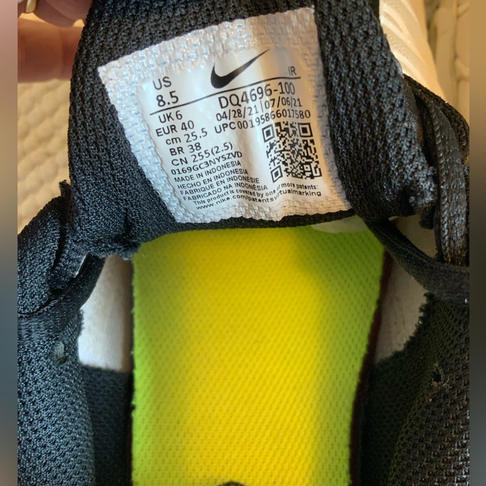 NIKE - Picture 6 of 8
